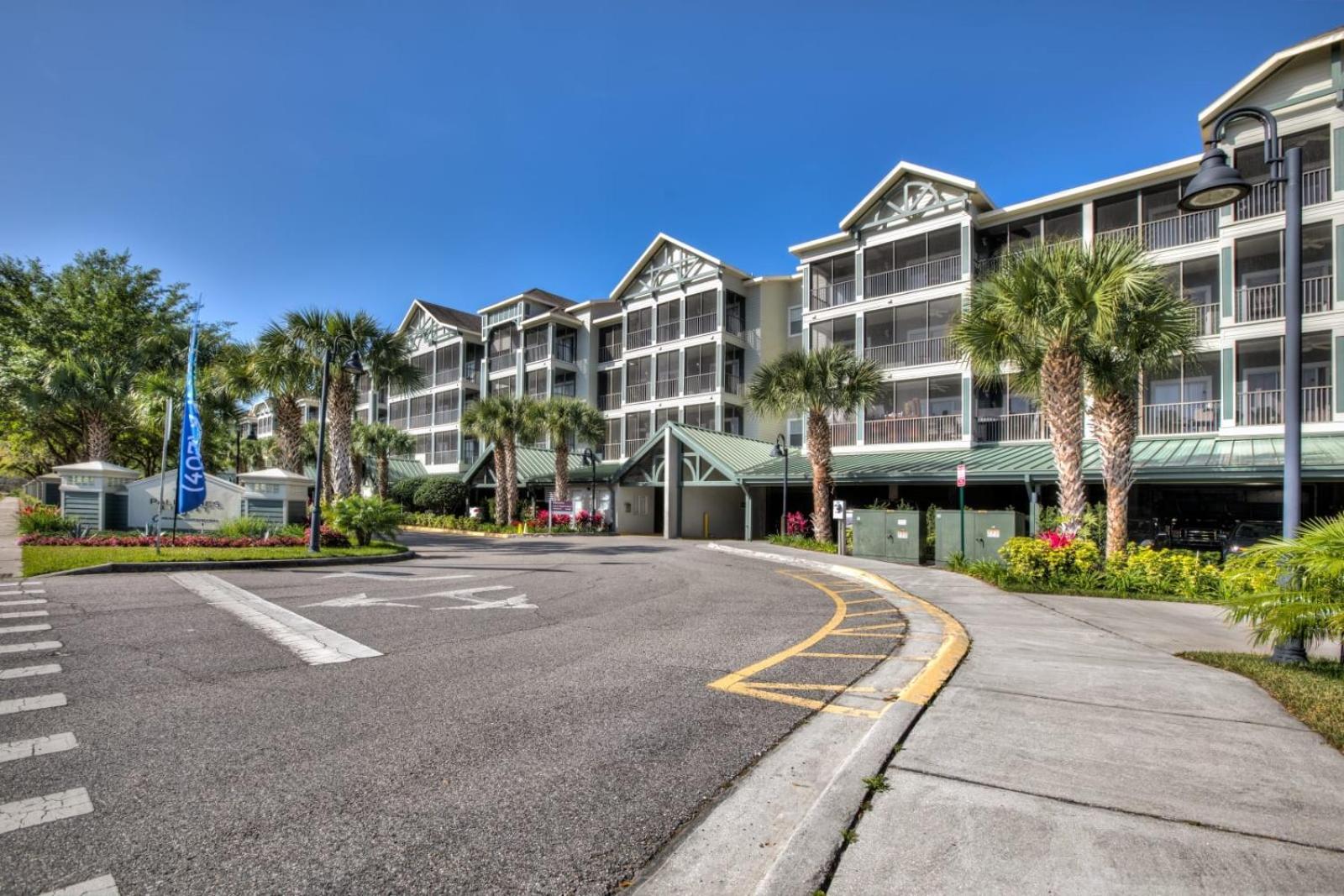 Modern 3br Near Disney- Pool And Hot Tub Holiday home