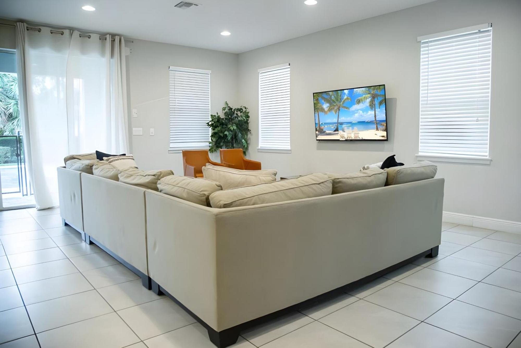 Decorated With Pool At Encore Community 10000b Holiday home *