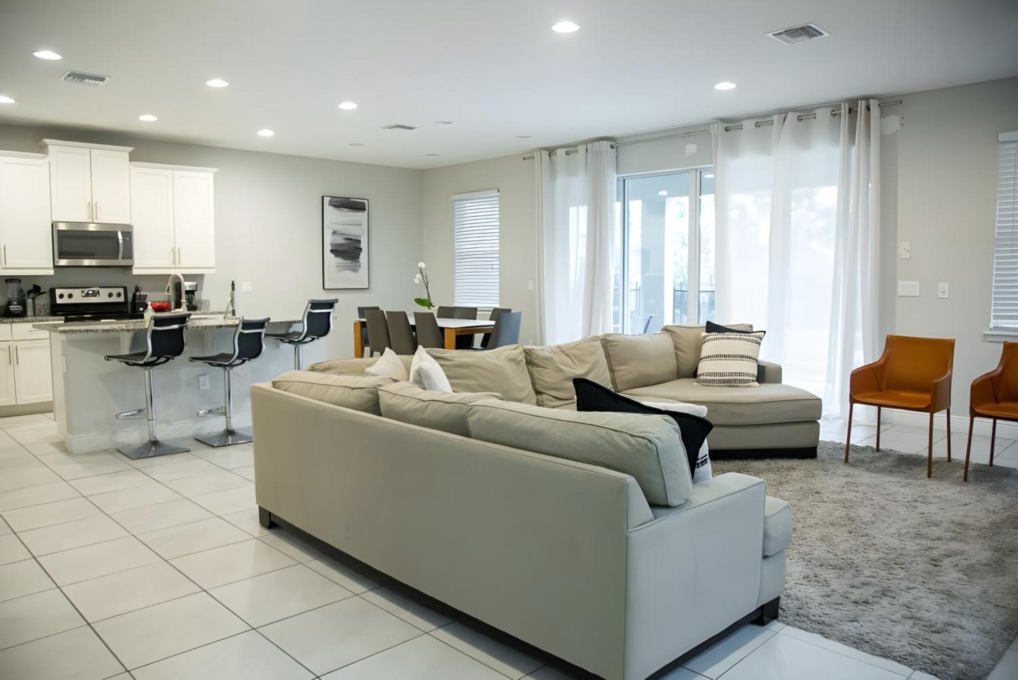 Decorated With Pool At Encore Community 10000b
