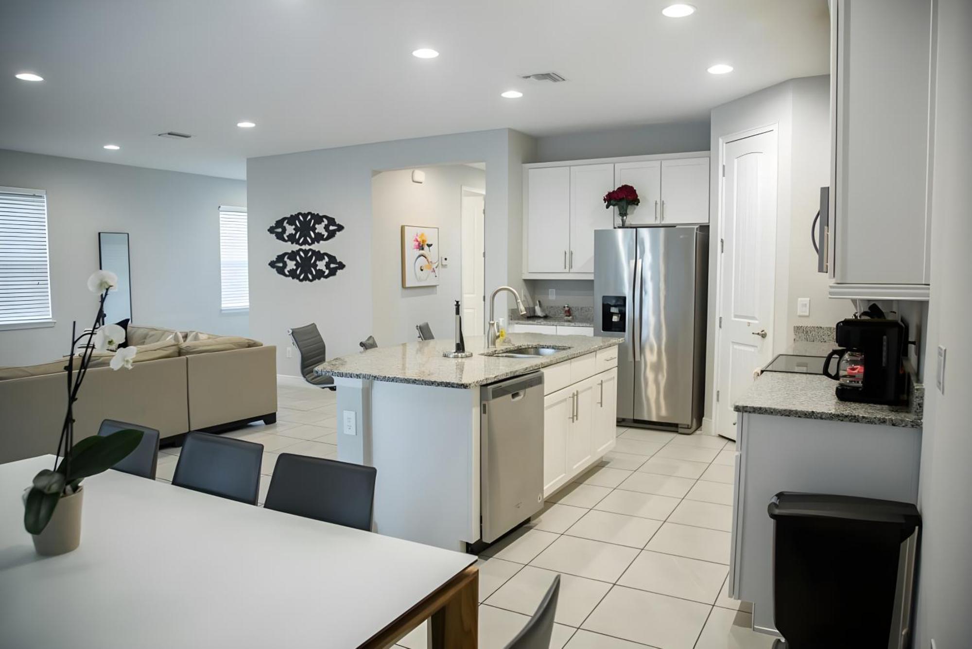 Decorated With Pool At Encore Community 10000b