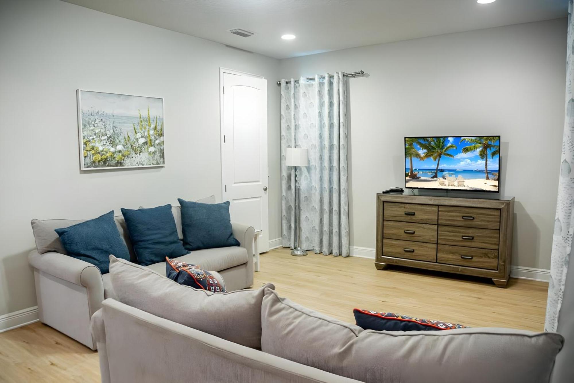 Decorated With Pool At Encore Community 10000b *