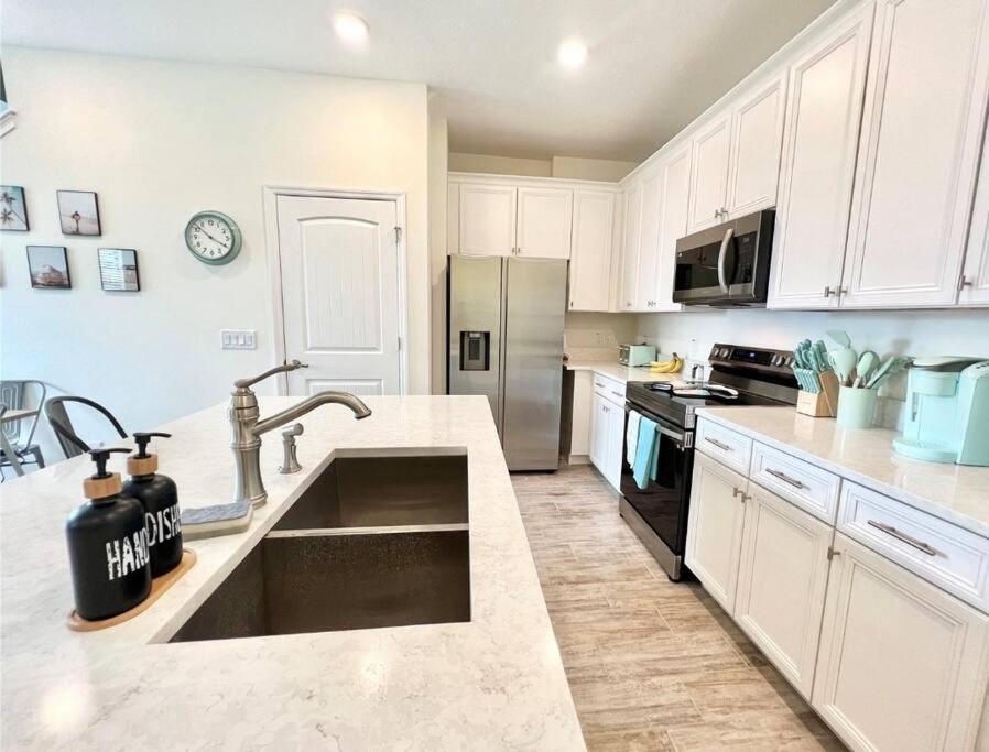 Villa Gorgeous Near Parks!