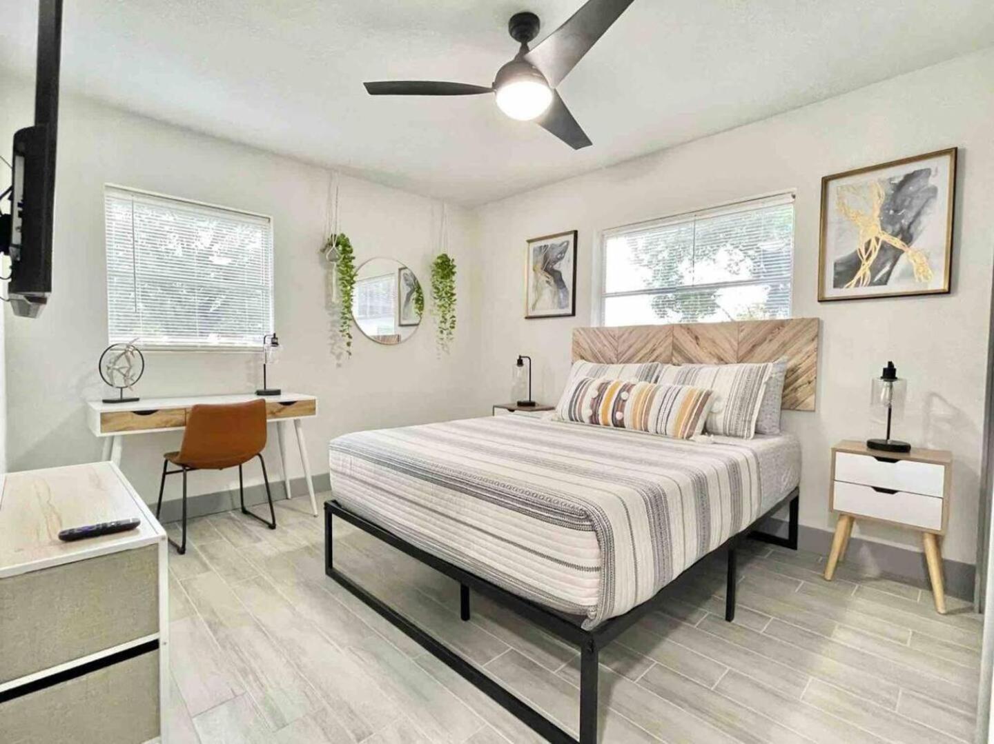Modern 3Br Family Fun, Fast Wifi & Pet-Friendly Holiday home Orlando