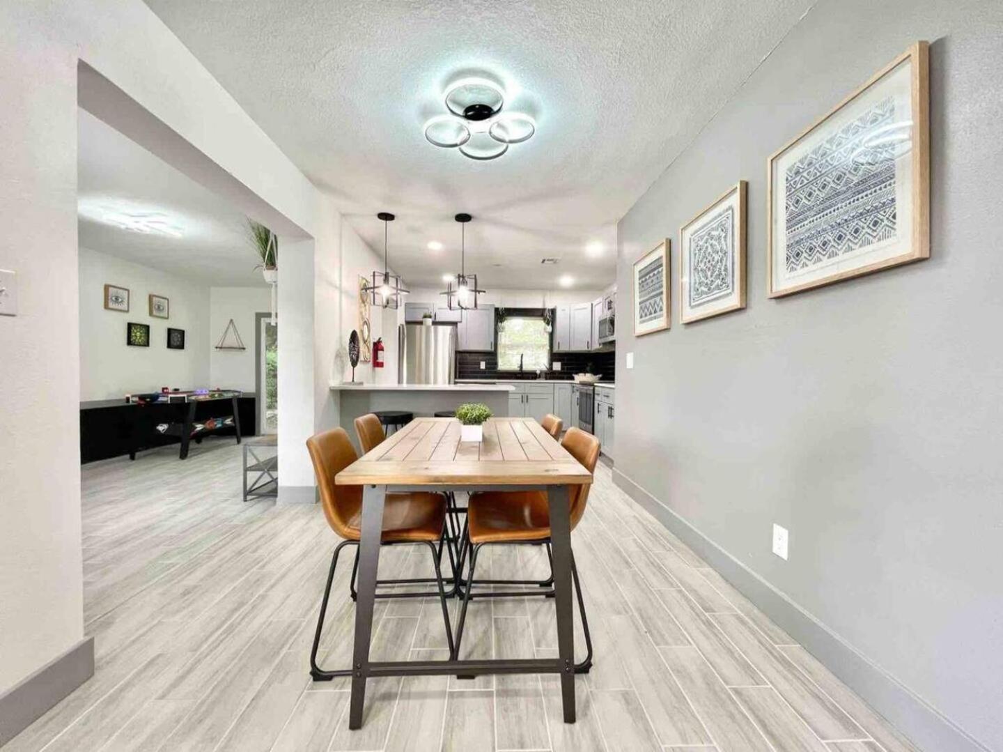 Modern 3Br Family Fun, Fast Wifi & Pet-Friendly Orlando