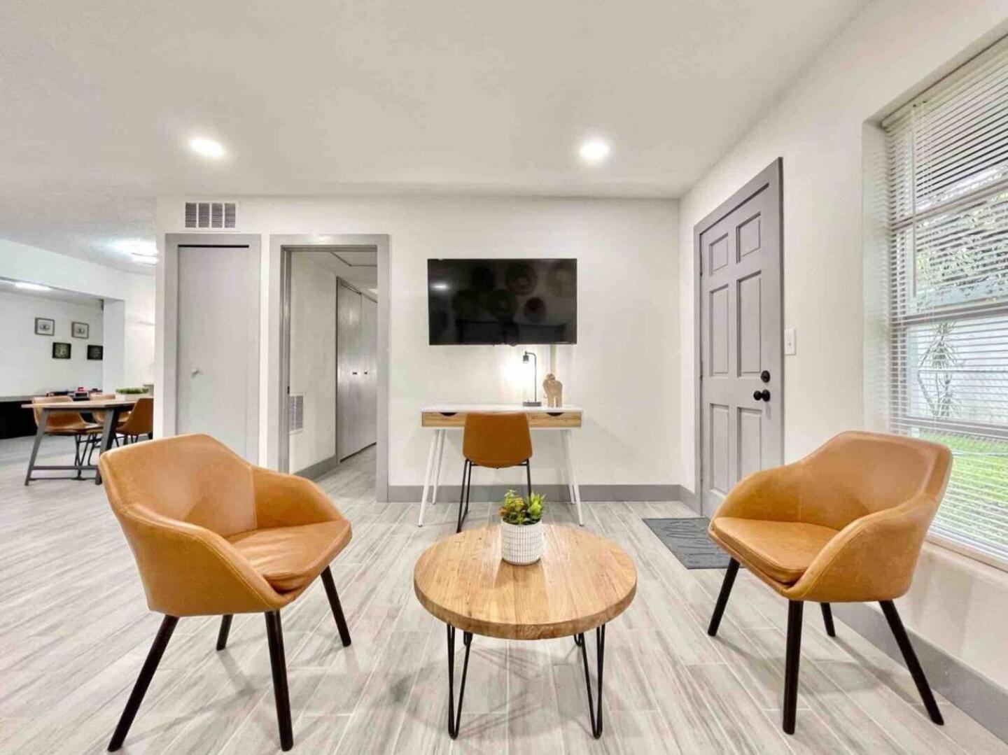 Modern 3Br Family Fun, Fast Wifi & Pet-Friendly Orlando