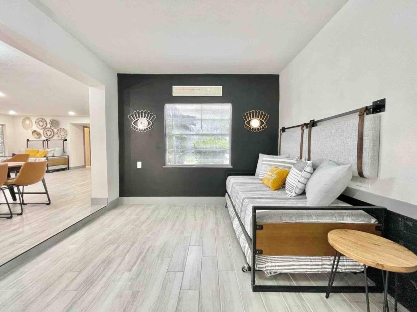 Modern 3Br Family Fun, Fast Wifi & Pet-Friendly