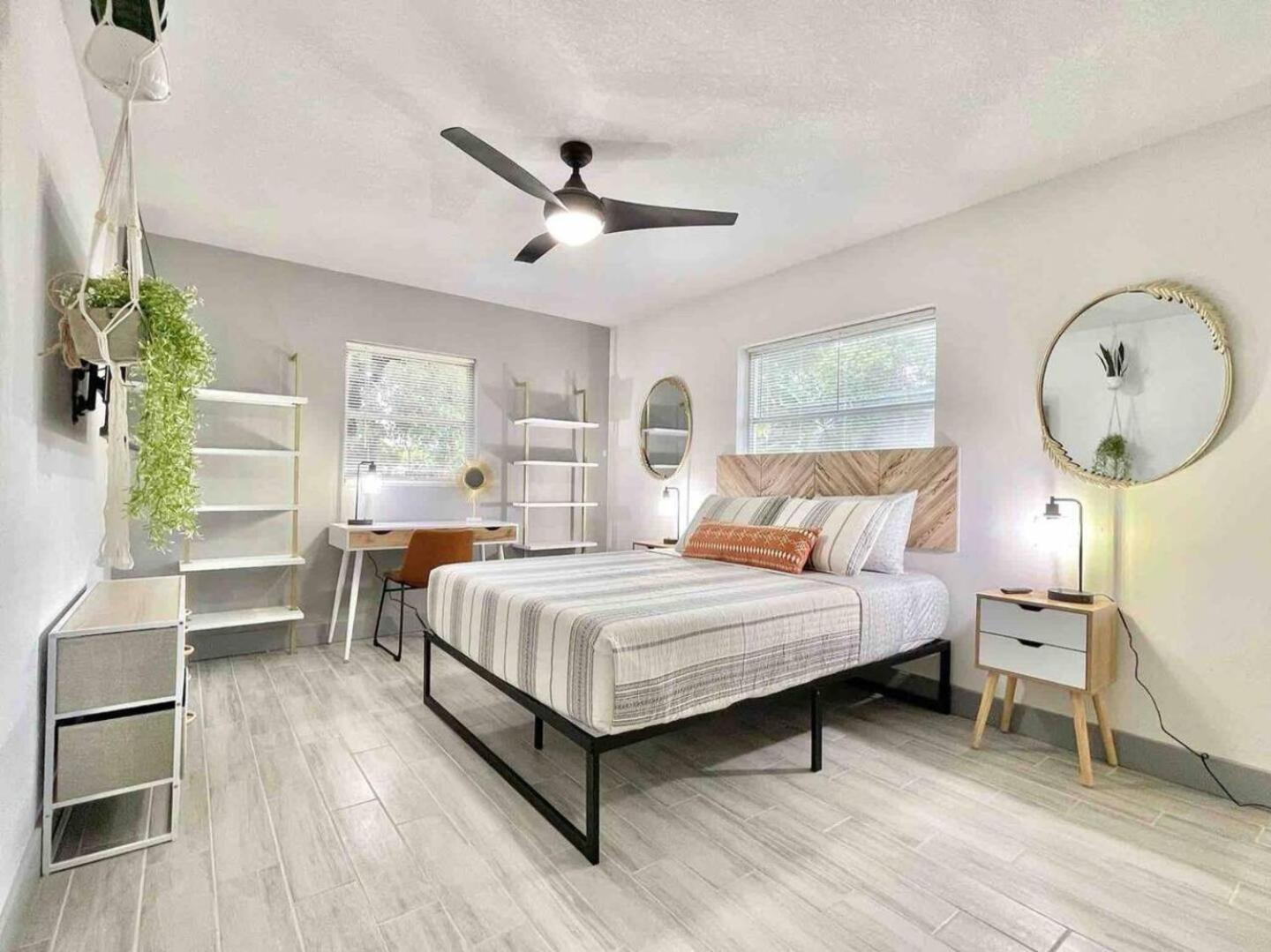 Modern 3Br Family Fun, Fast Wifi & Pet-Friendly Holiday home Orlando