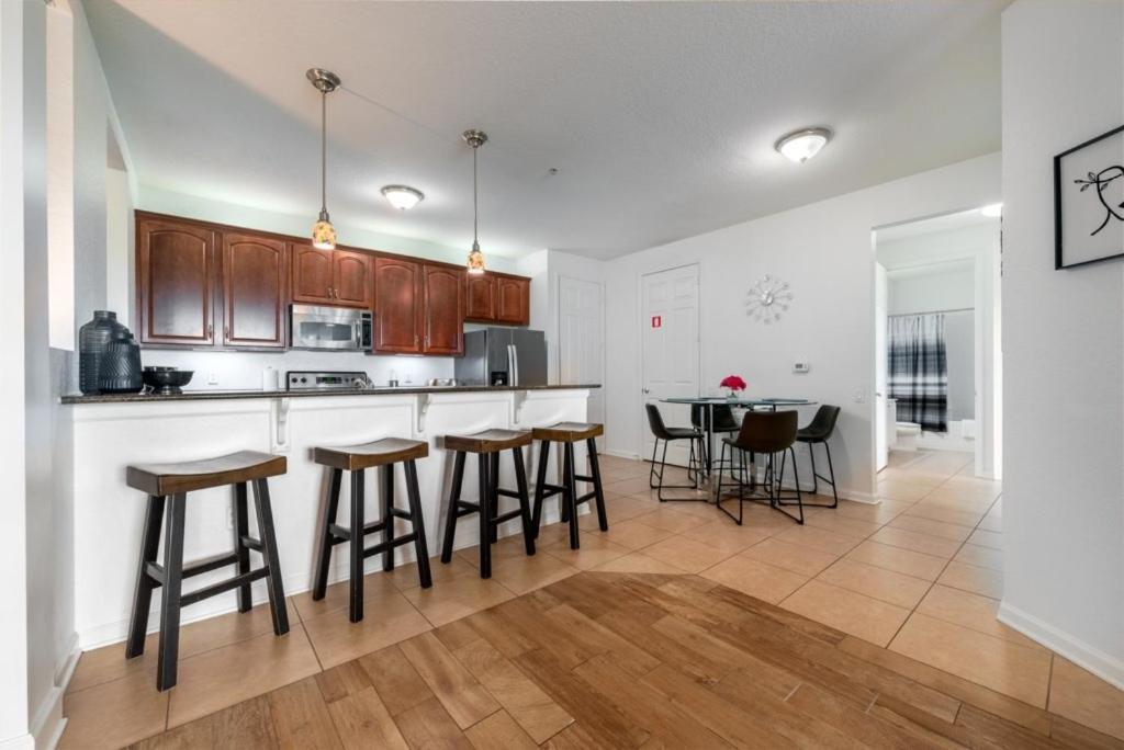 Your Vista Cay Lakeview Allure * Orlando