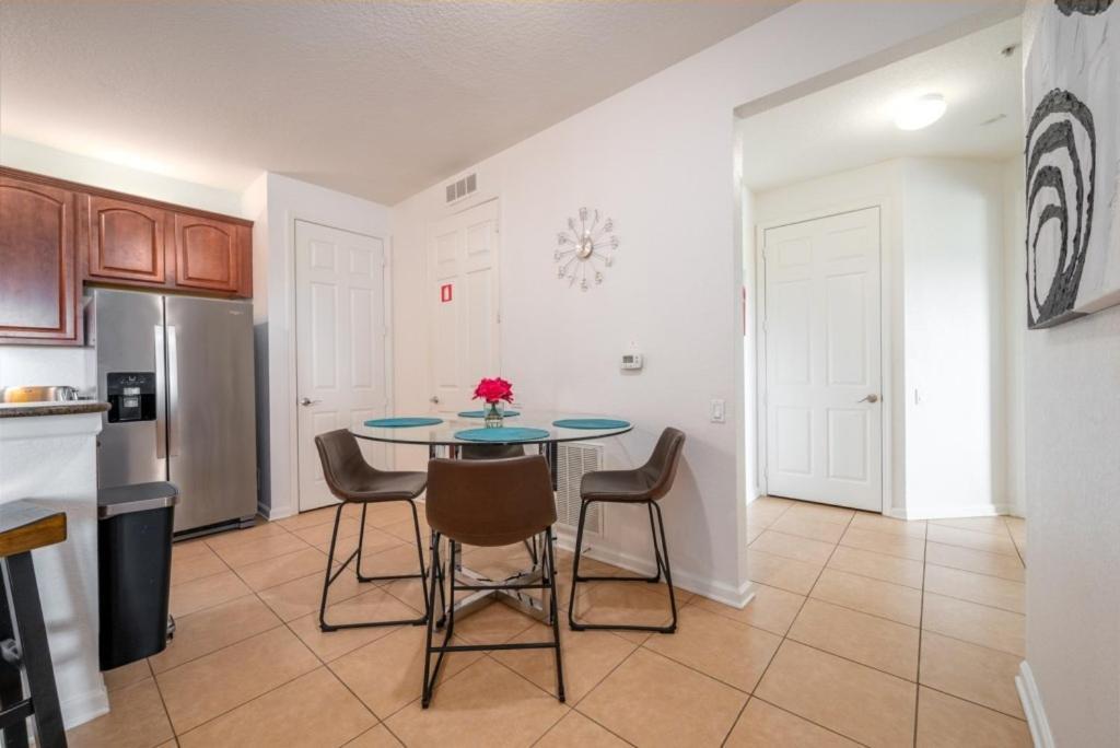 Your Vista Cay Lakeview Allure Apartment *