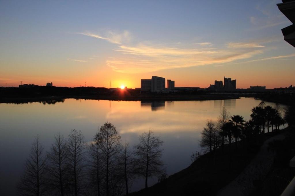Apartment Your Vista Cay Lakeview Allure