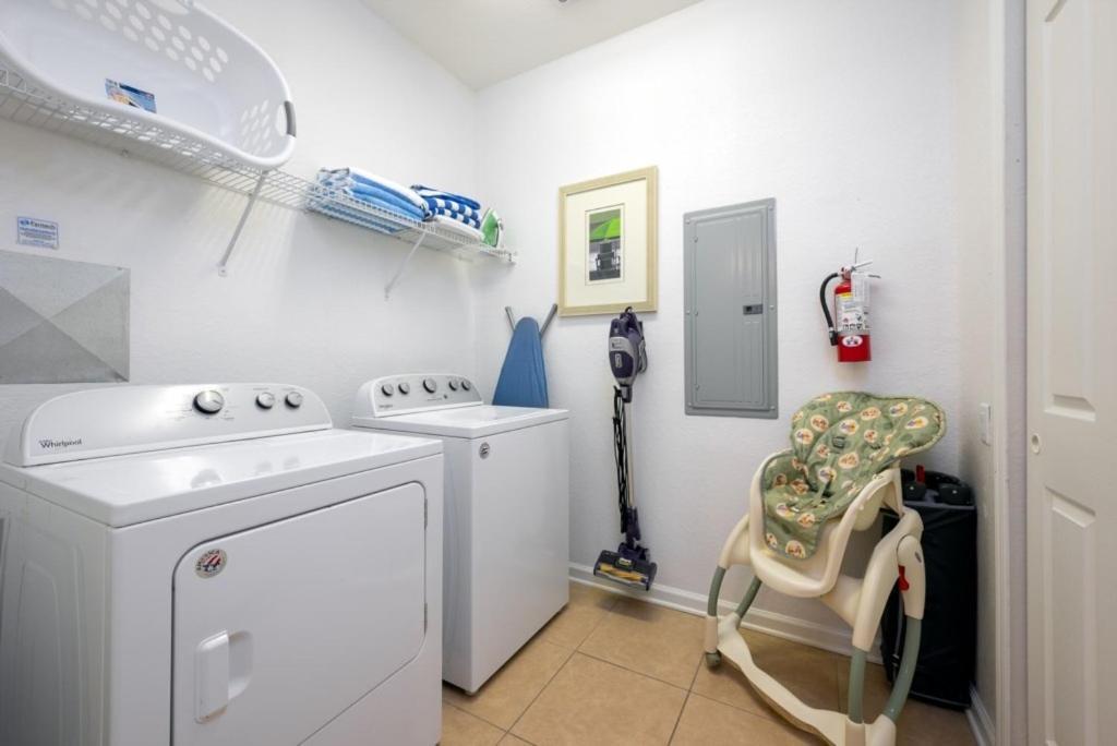 Your Vista Cay Lakeview Allure Apartment