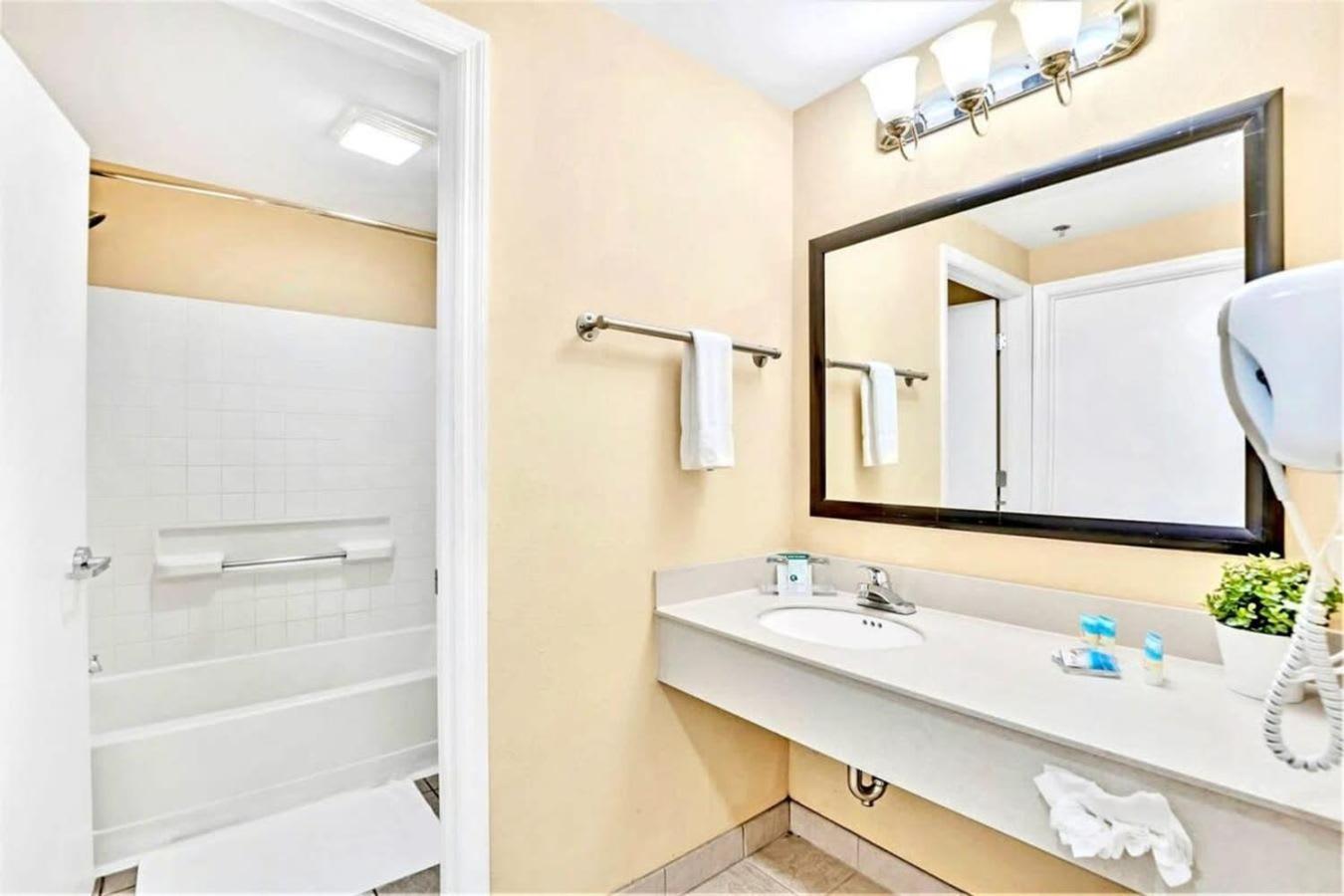 Apartment 1br Near Disney - Pool And Hot Tub *