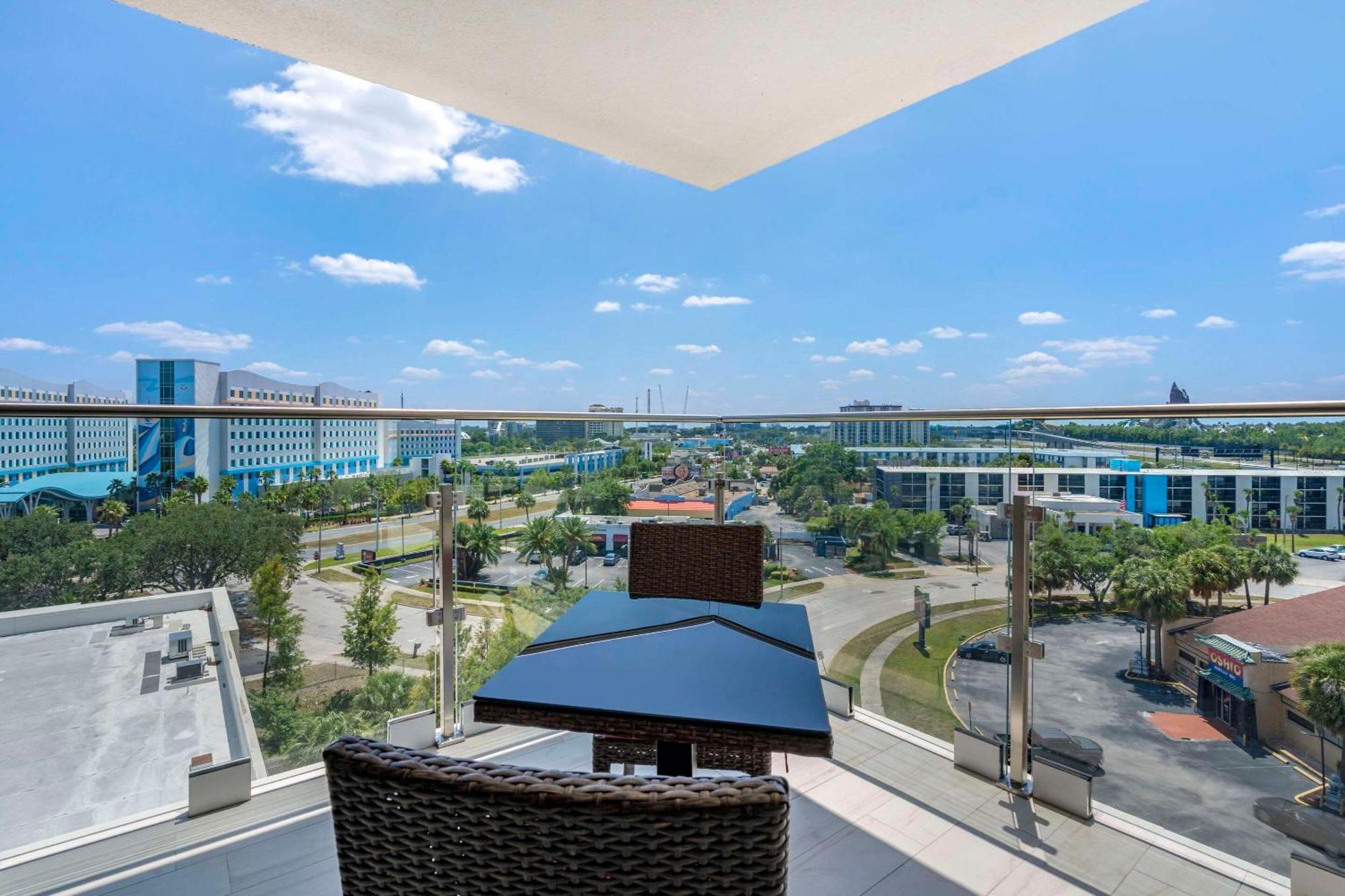 Hotel Cambria Near Universal Theme Parks 4*