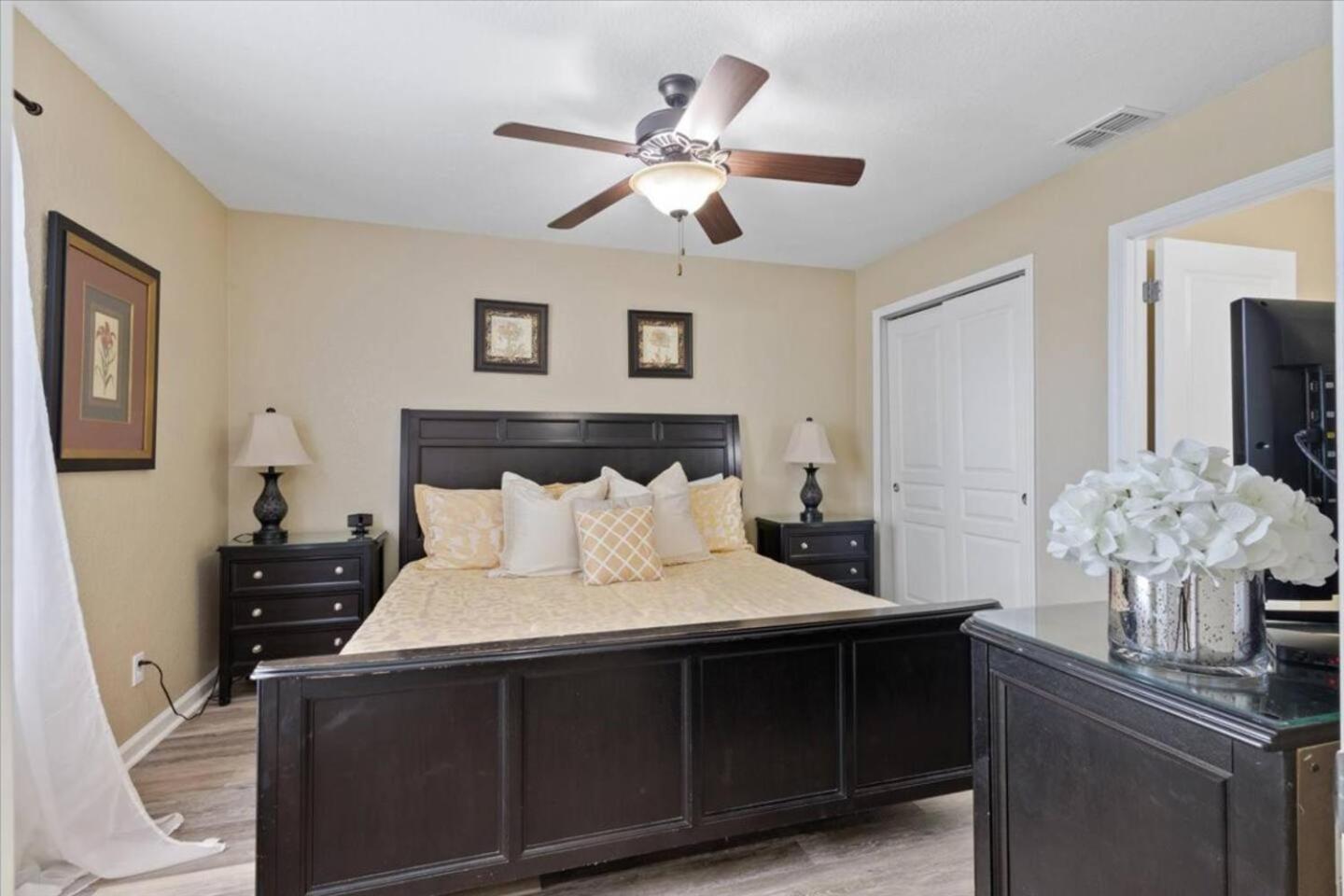 Holiday home Dream Near 6 Bed Pool&spa