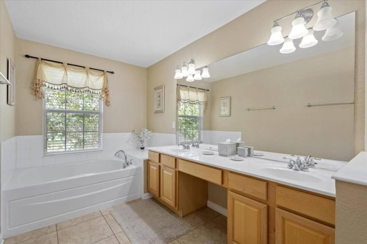 Holiday home Dream Near 6 Bed Pool&spa