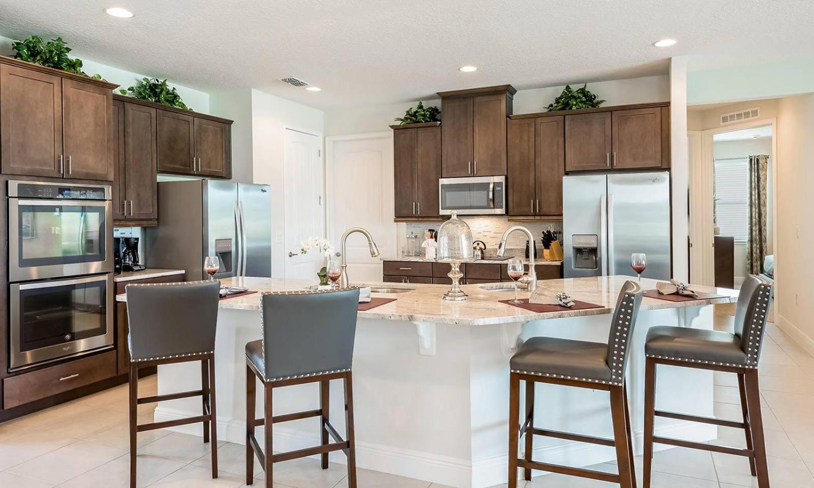 Spacious 11 Bdrm With Theater At Encore Holiday home *