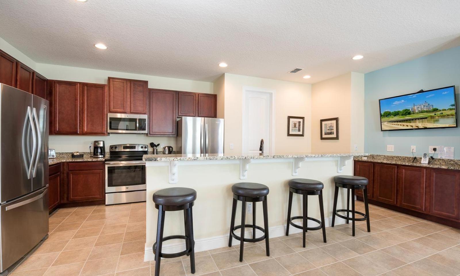 Spacious Graceful 10 Bdrm House With Kitchen At Encore Holiday home