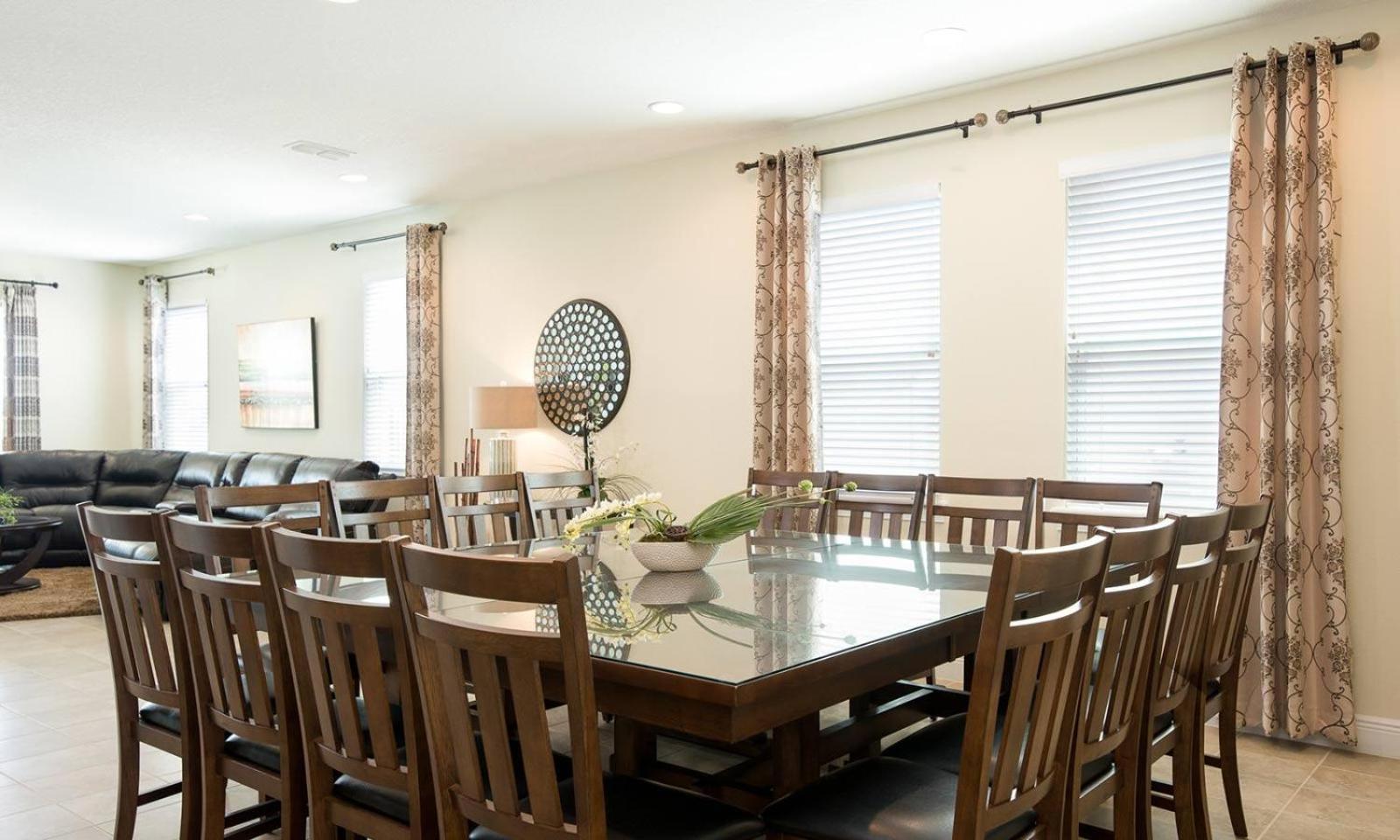 Holiday home Spacious Graceful 10 Bdrm House With Kitchen At Encore *