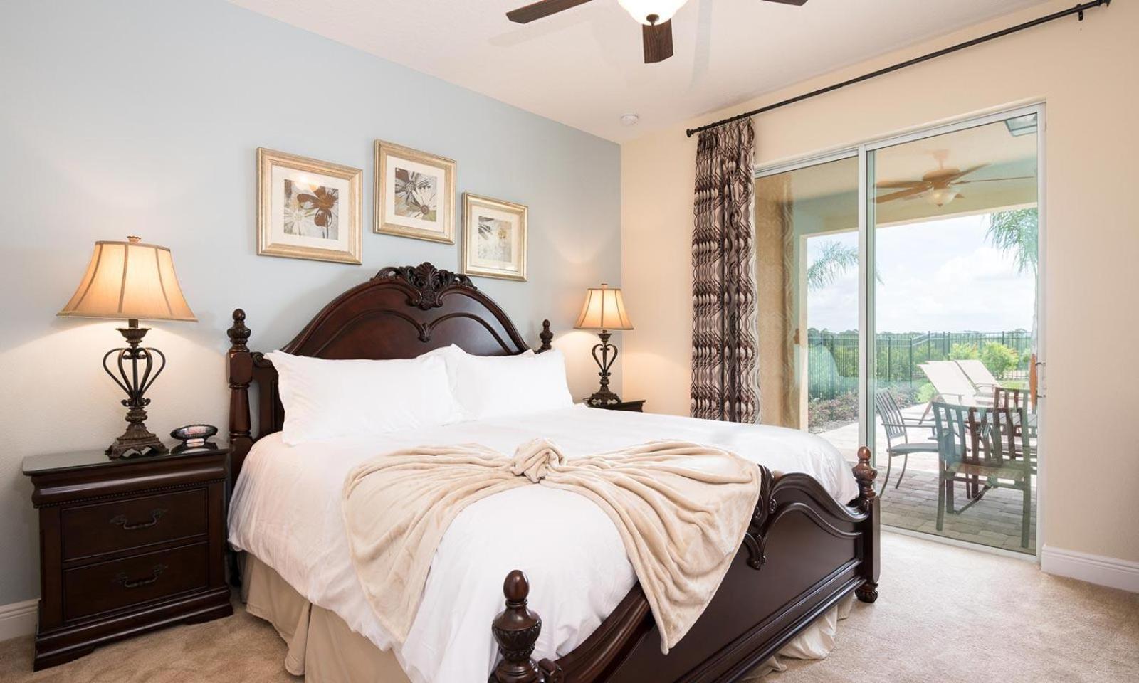 Spacious Graceful 10 Bdrm House With Kitchen At Encore Holiday home Orlando