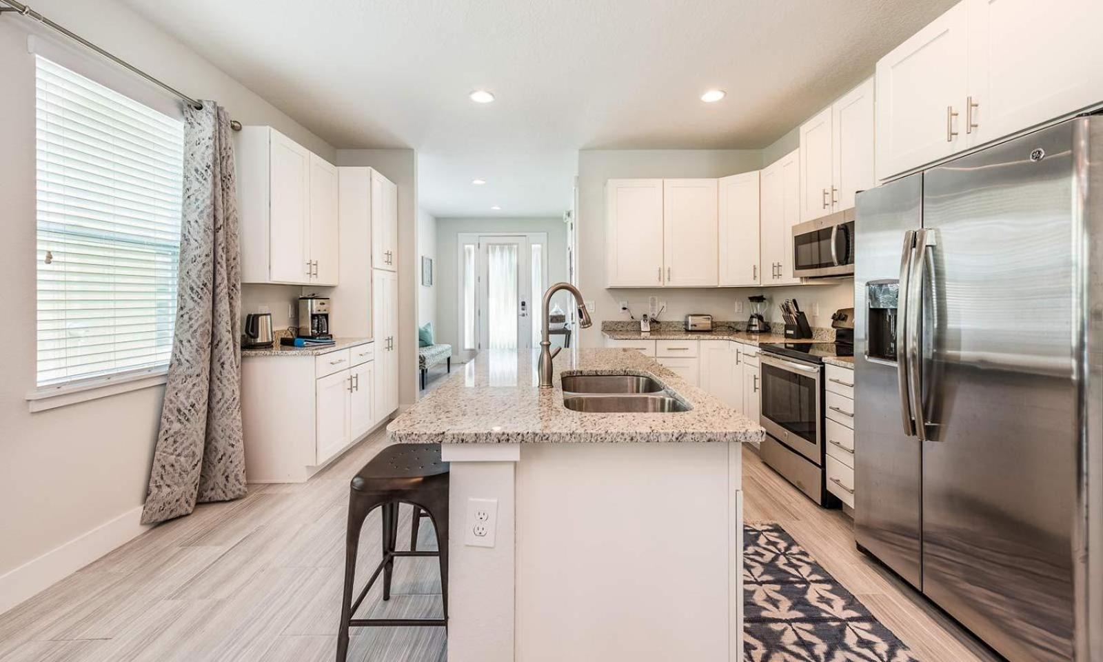 Breathtaking 8 Bdrm With Superhero Themed Bedroom At Encore Holiday home Orlando