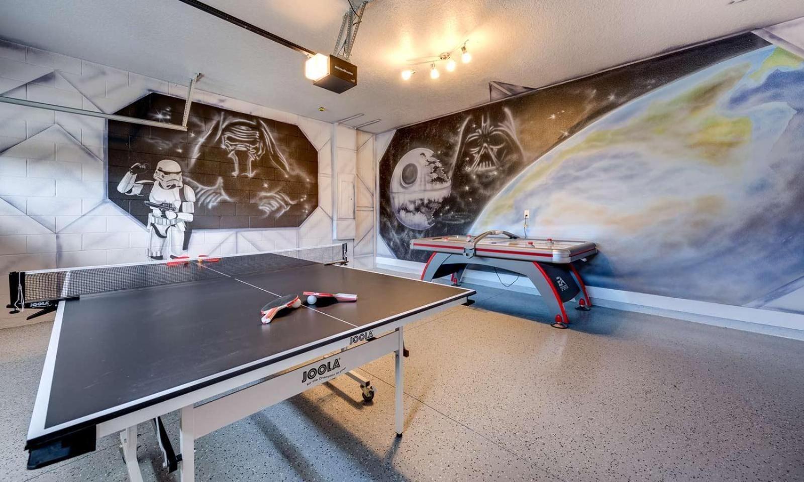 Breathtaking 8 Bdrm With Superhero Themed Bedroom At Encore Orlando