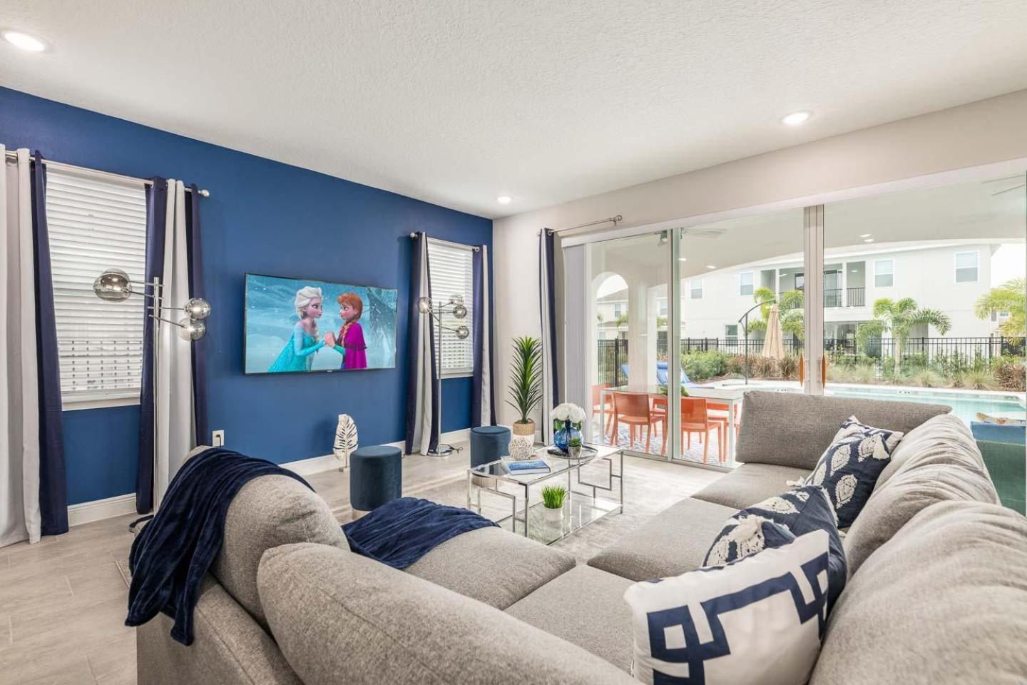 Sophisticated 6 Bdrm With Movie At Encore Holiday home Orlando
