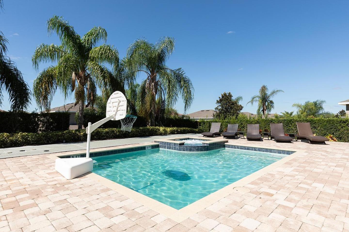 Luxurious 11 Bdrm With Tiki Themed Game At Encore *