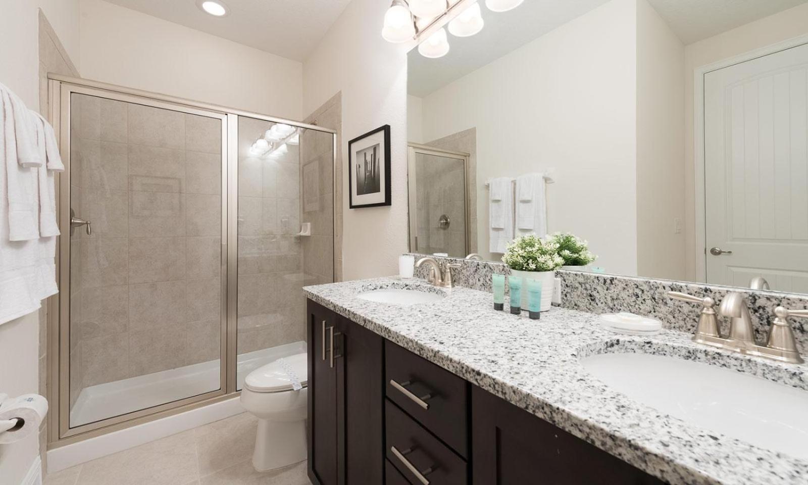 Large 11 Bdrm With Private Pool And Water Slide At Encore Holiday home *