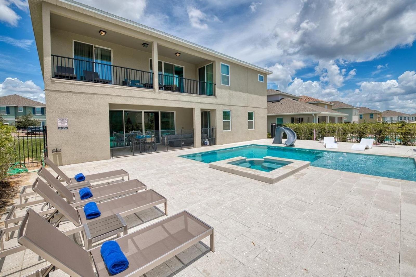 Holiday home Large 11 Bdrm With Private Pool And Water Slide At Encore