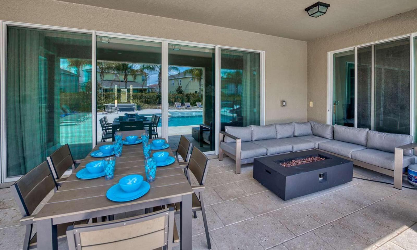 Holiday home Large 11 Bdrm With Private Pool And Water Slide At Encore *