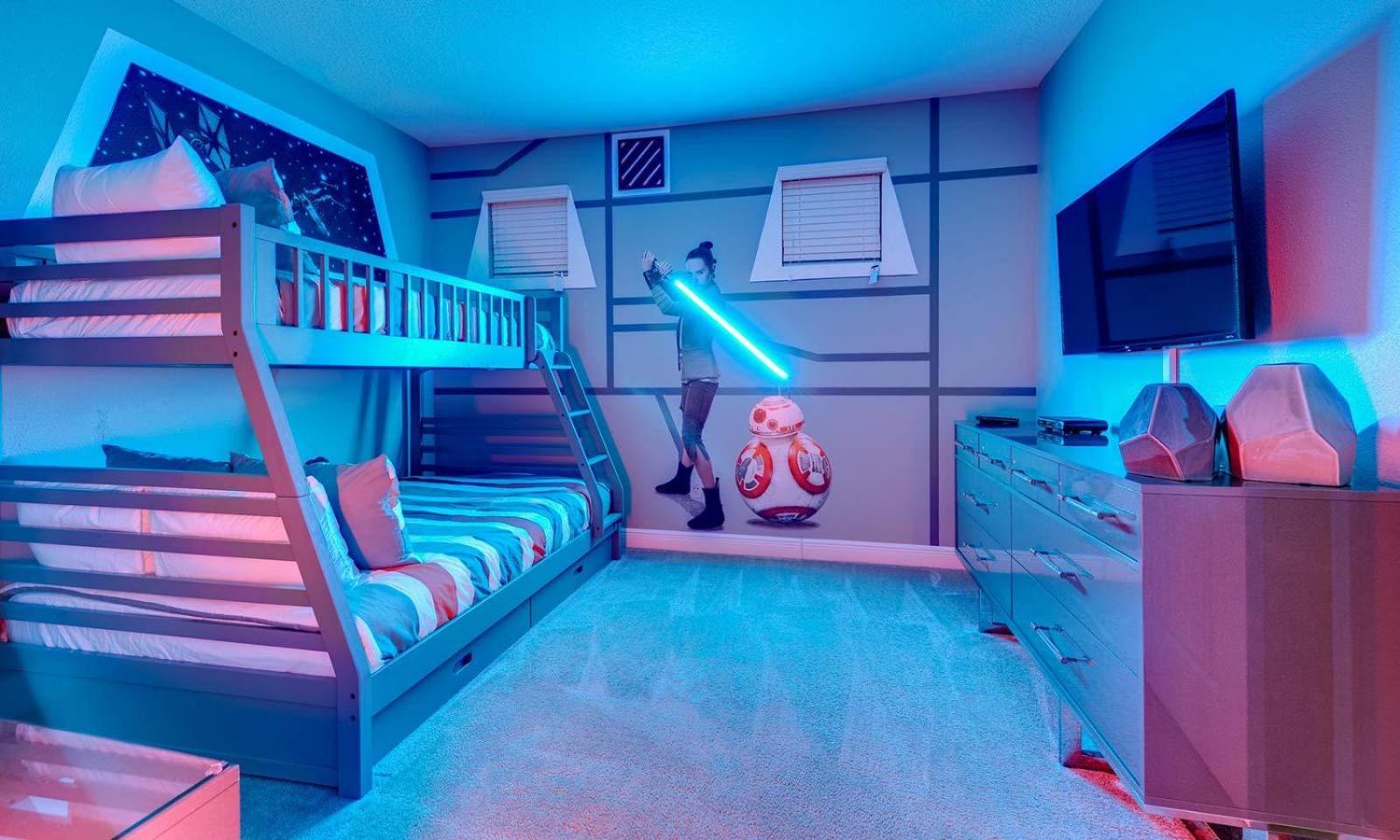 Holiday home Sleek 5 Bdrm With Fun Themed Bedroom At Encore