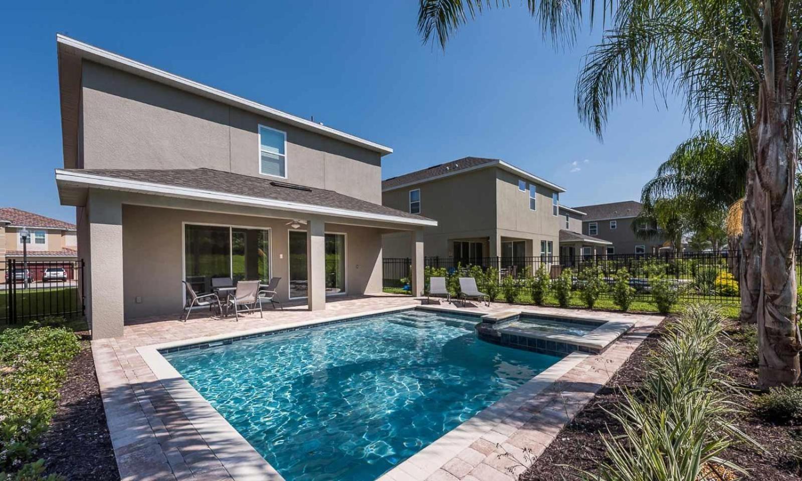Charming 6 Bdrm With Private In Encore *