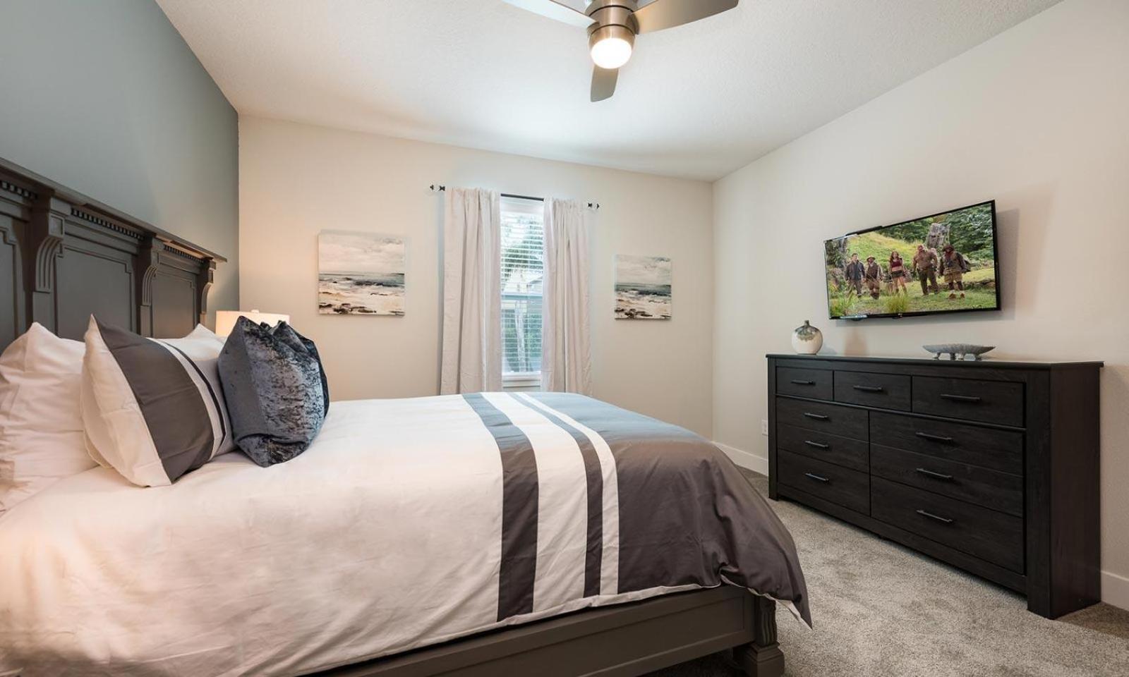 Breathtaking 8 Bdrm With Superhero Themed Bedroom At Encore Orlando