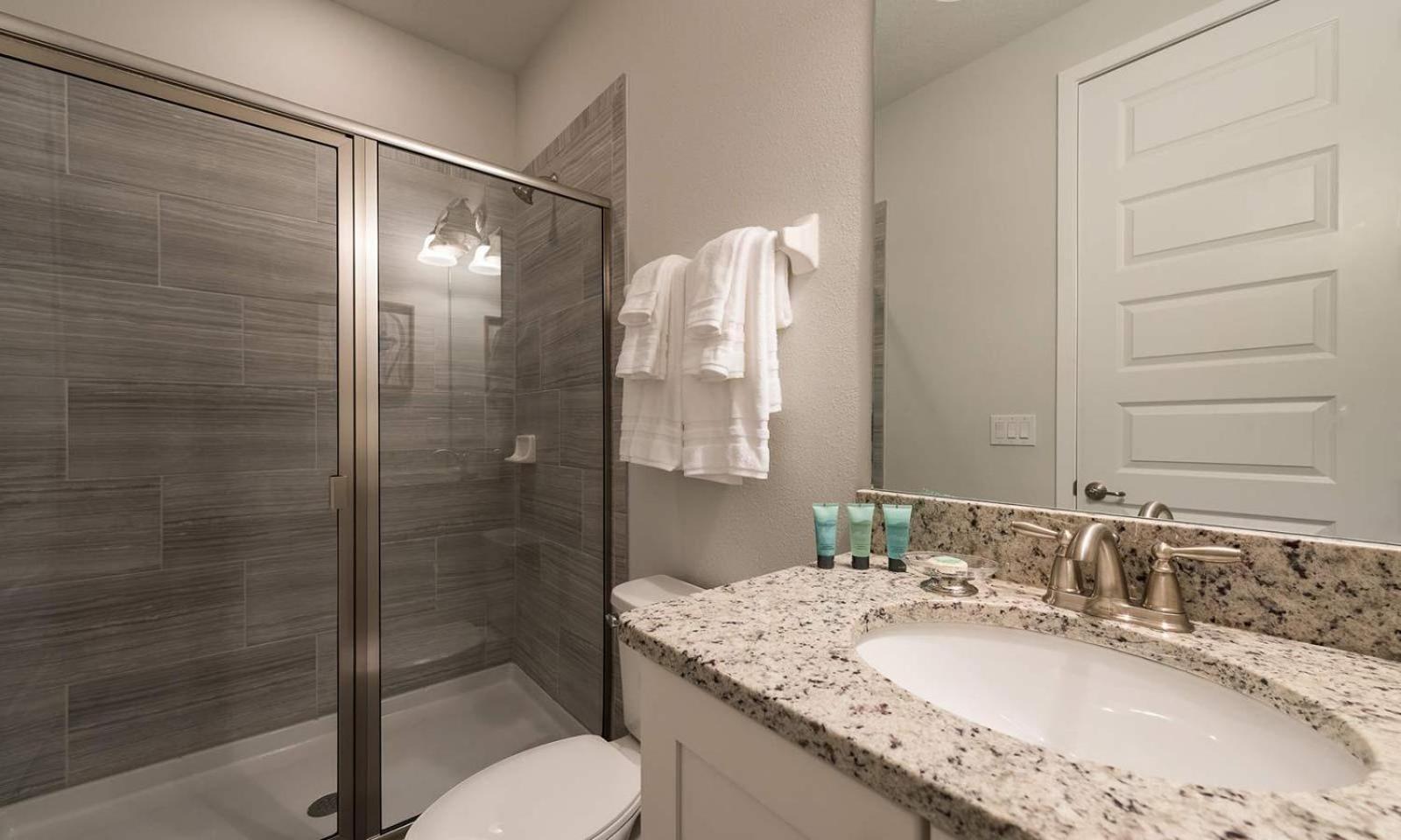 Breathtaking 8 Bdrm With Superhero Themed Bedroom At Encore Orlando