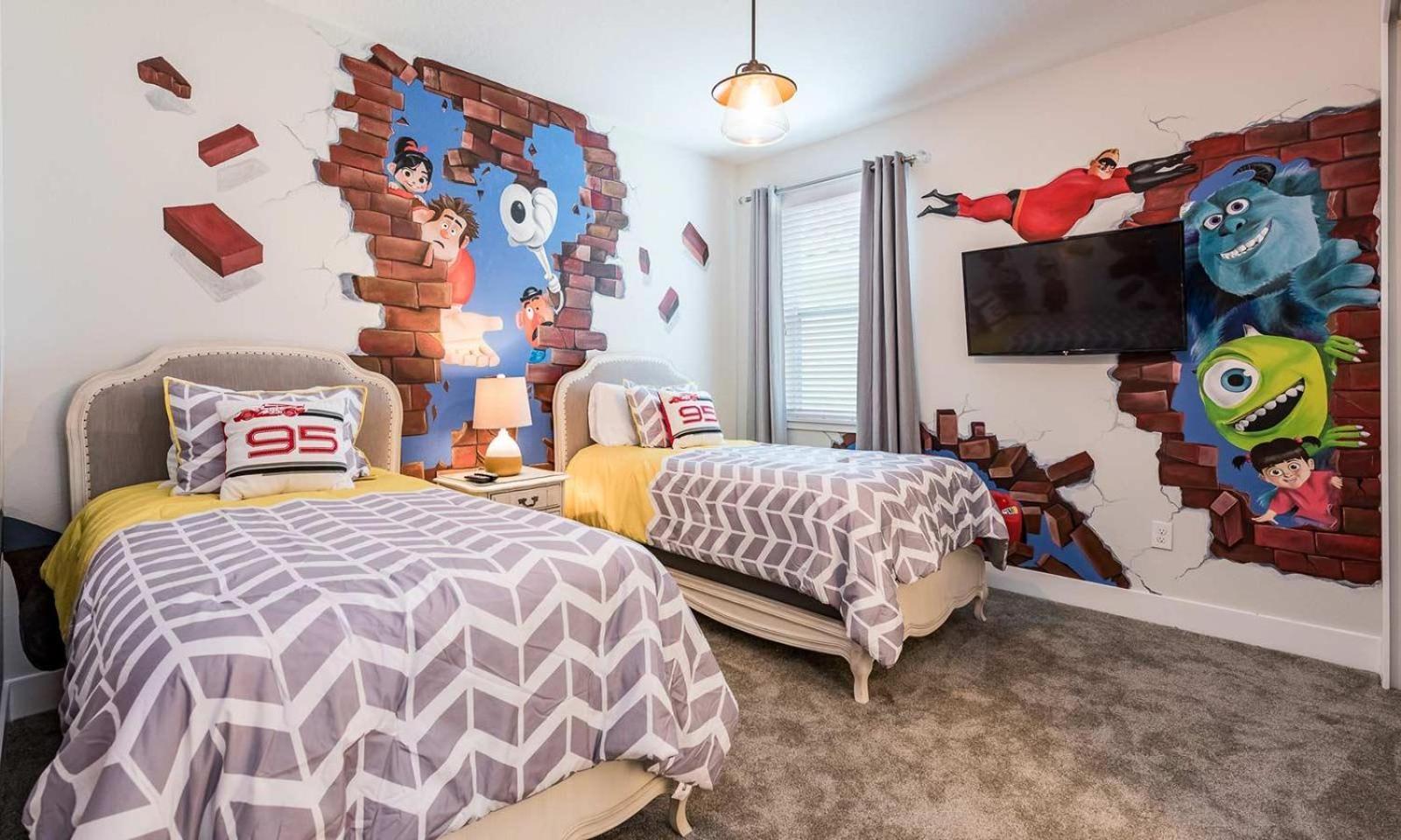 Breathtaking 8 Bdrm With Superhero Themed Bedroom At Encore Holiday home Orlando