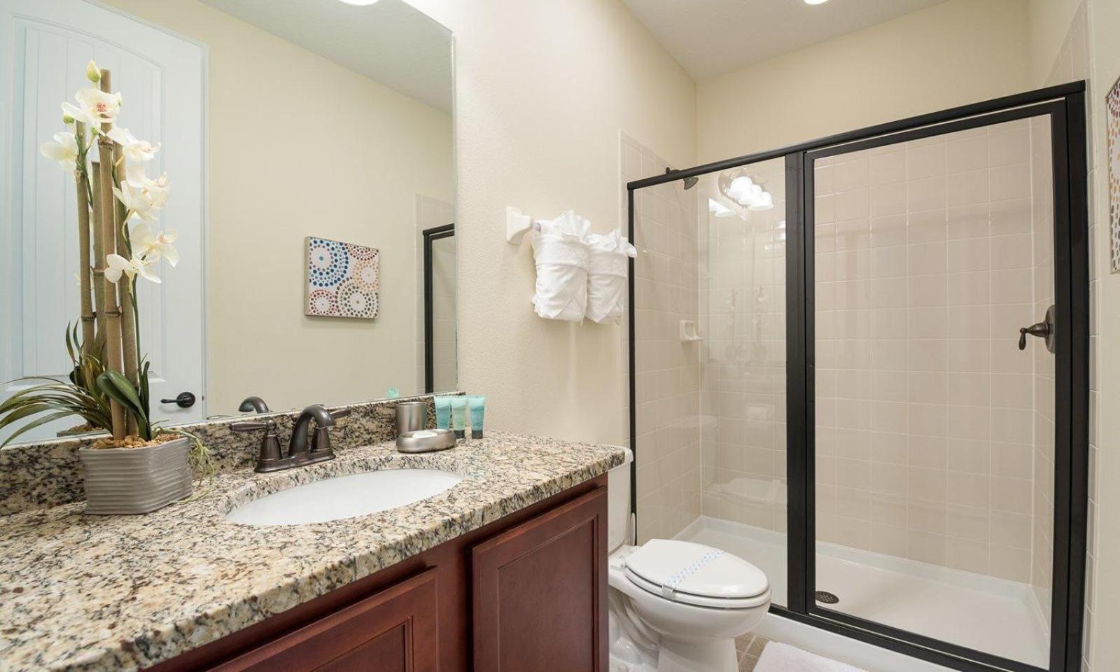 Spacious Graceful 10 Bdrm House With Kitchen At Encore Holiday home Orlando