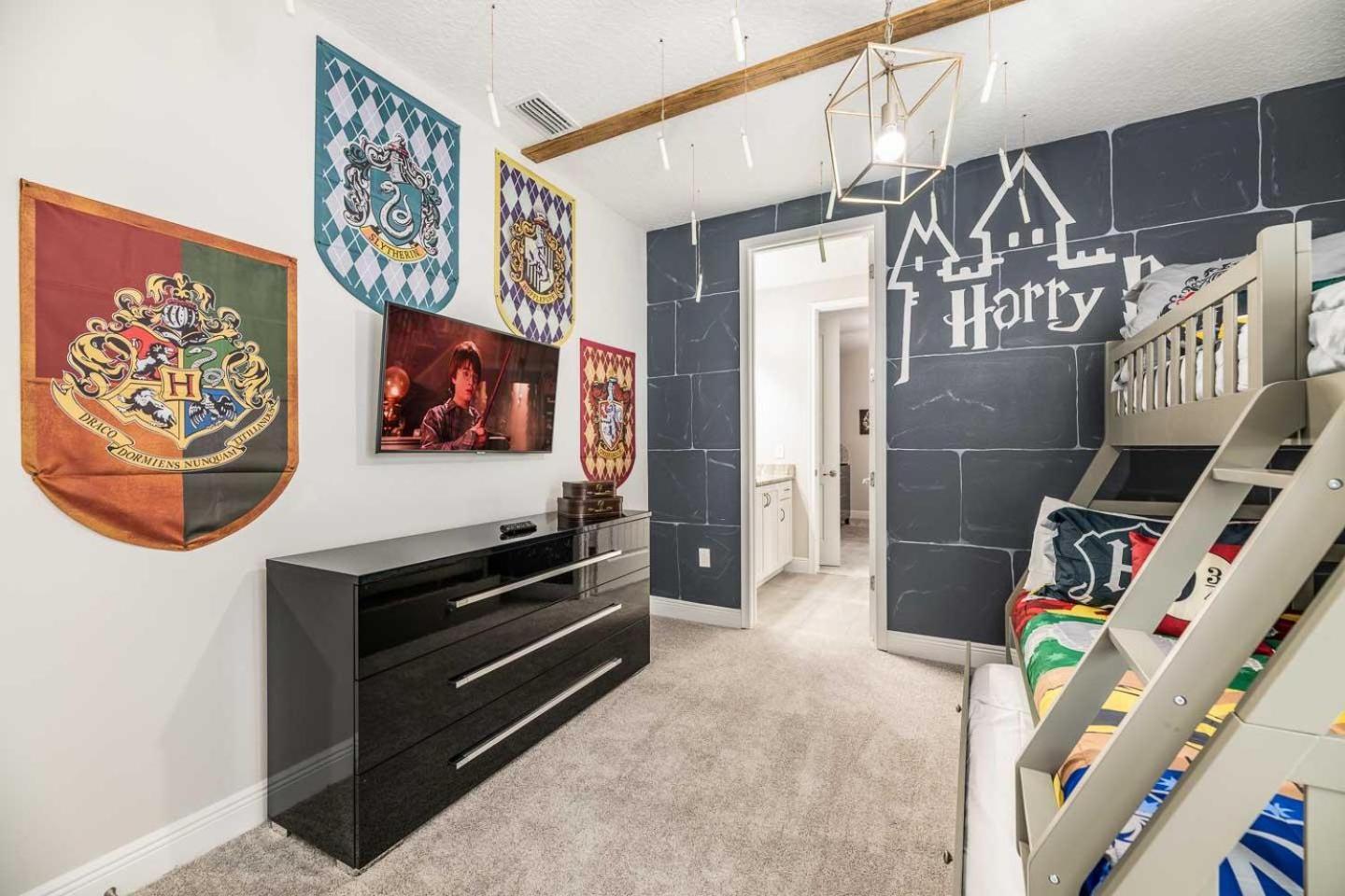 Sophisticated 6 Bdrm With Movie At Encore Holiday home *