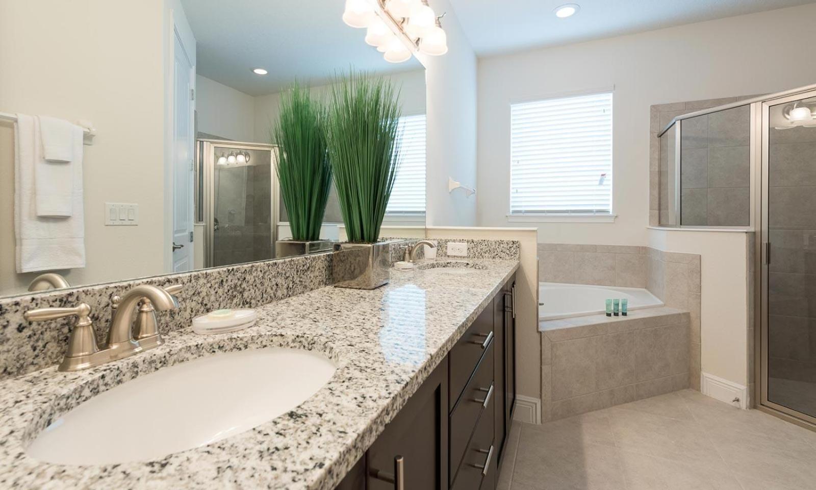 Large 11 Bdrm With Private Pool And Water Slide At Encore Holiday home