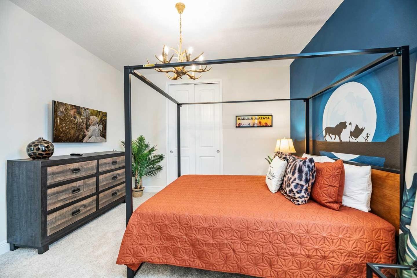 Sophisticated 7 Bdrm With Theater At Encore Holiday home