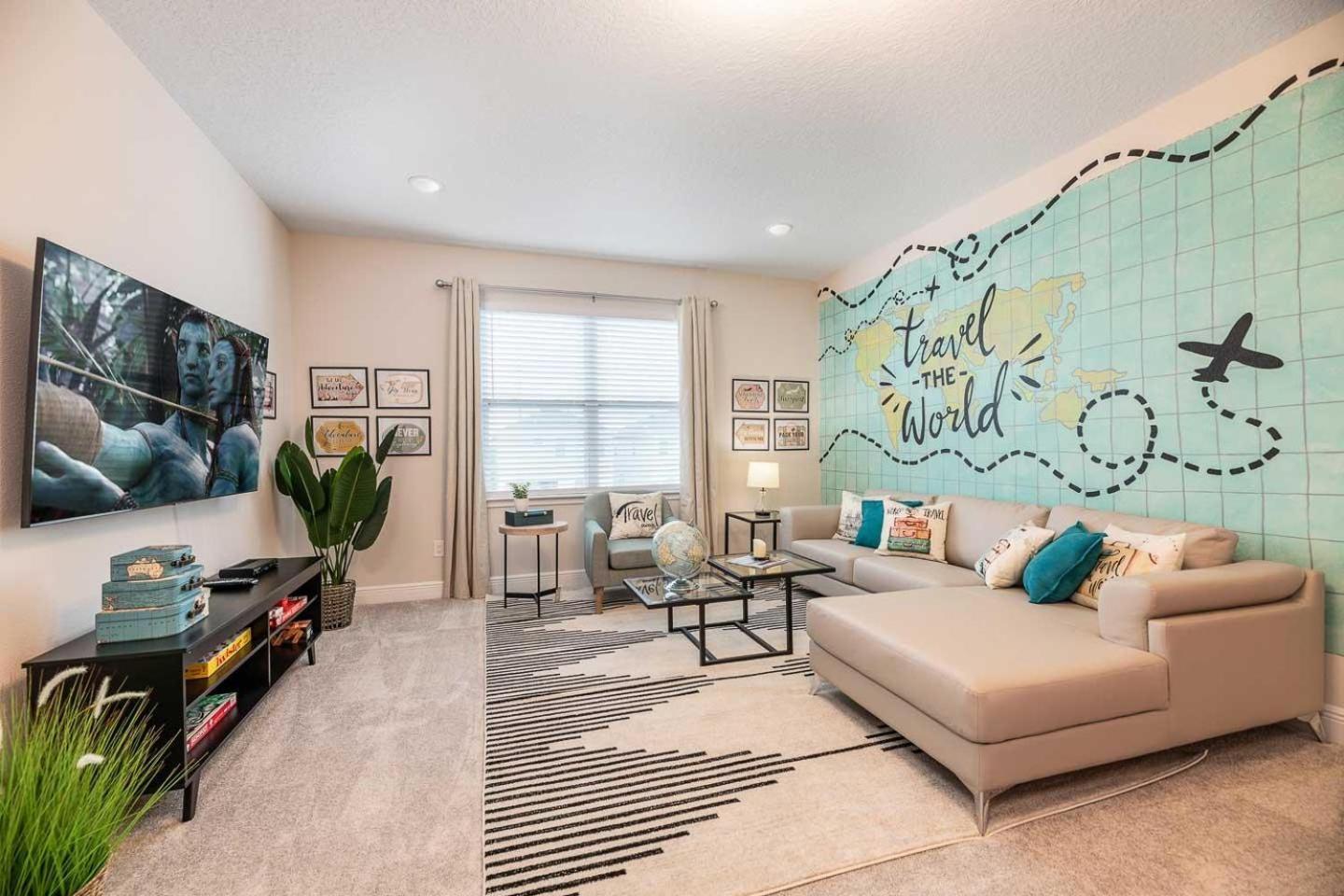 Sophisticated 7 Bdrm With Theater At Encore Holiday home