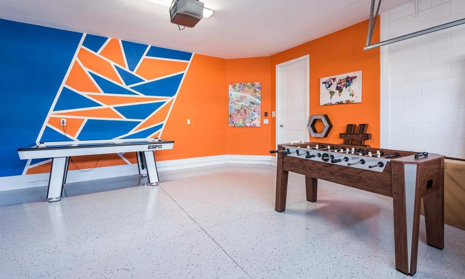 Modern 6 Bdrm Retreat With Private Pool In Encore Holiday home Orlando