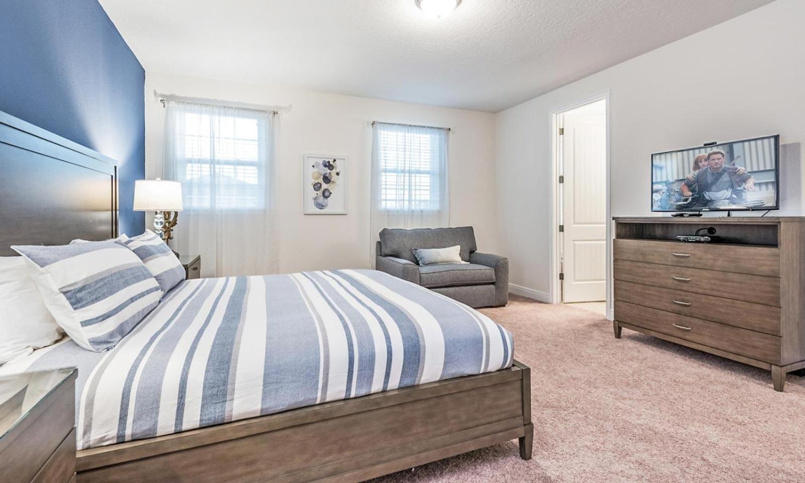 Warm 6 Bdrm With Private Pool At Encore