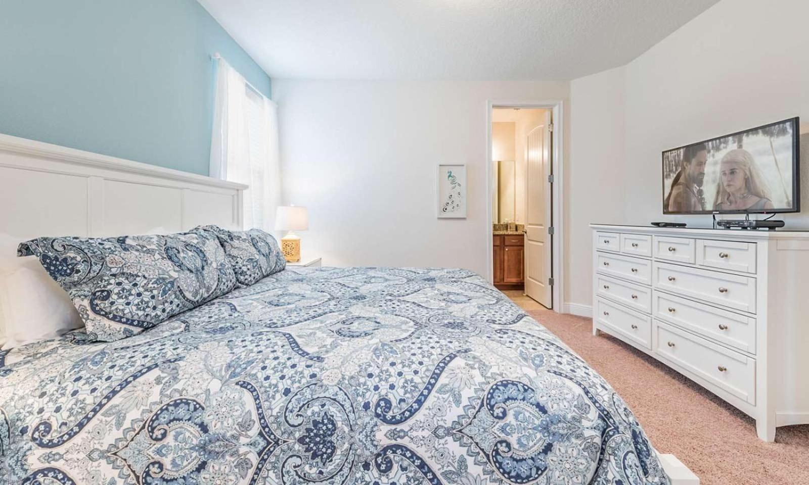 Warm 6 Bdrm With Private Pool At Encore *