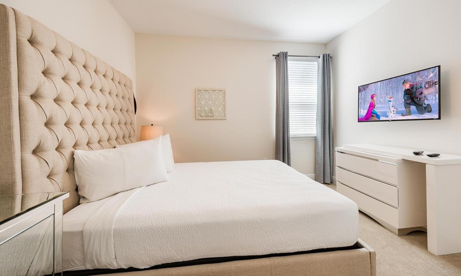 Homey 5 Bdrm With Private Pool At Encore