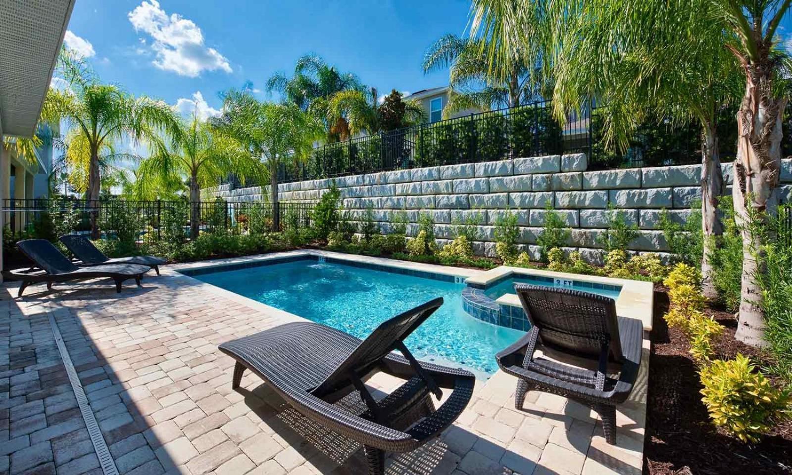 Homey 5 Bdrm With Private Pool At Encore *