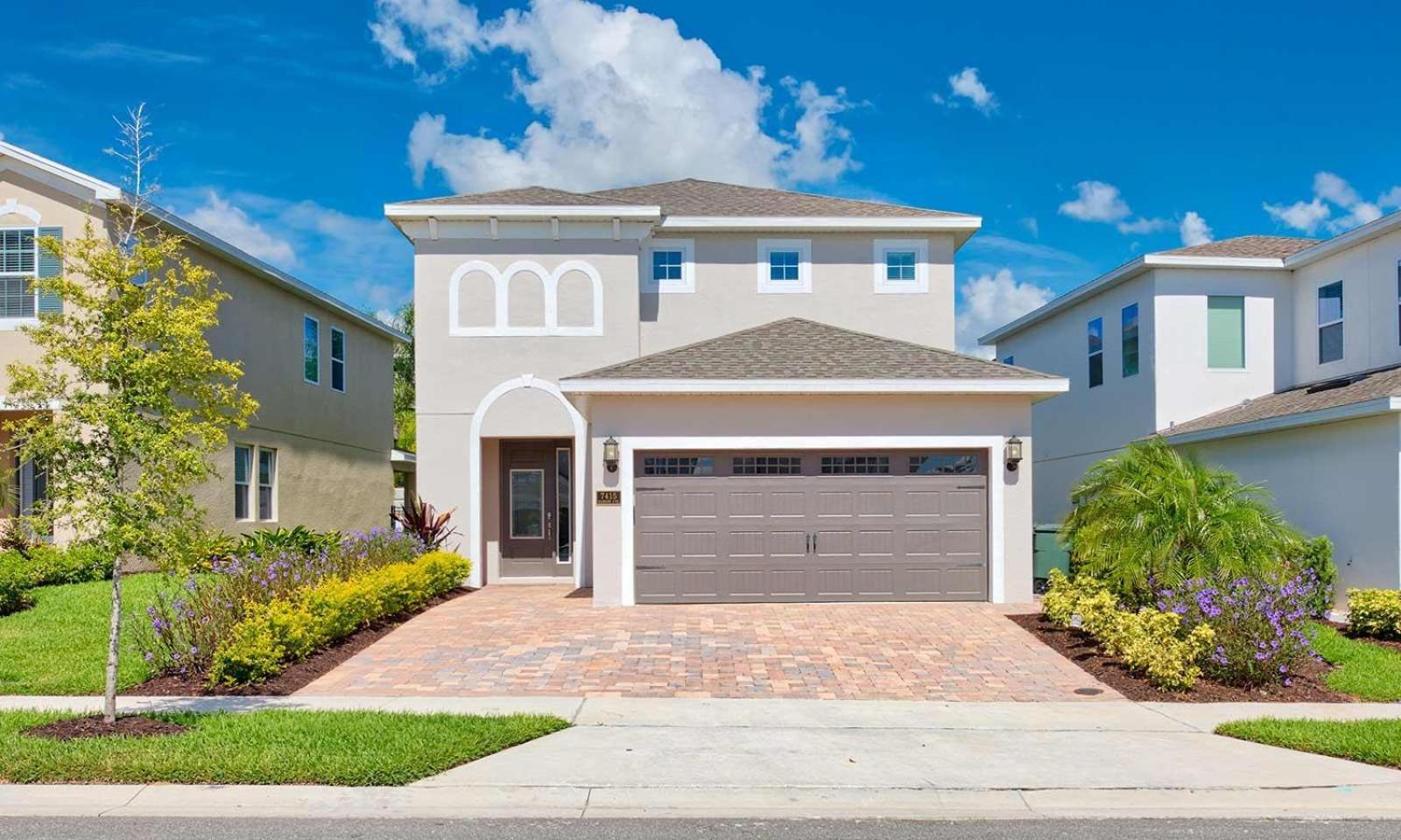 Holiday home Homey 5 Bdrm With Private Pool At Encore *