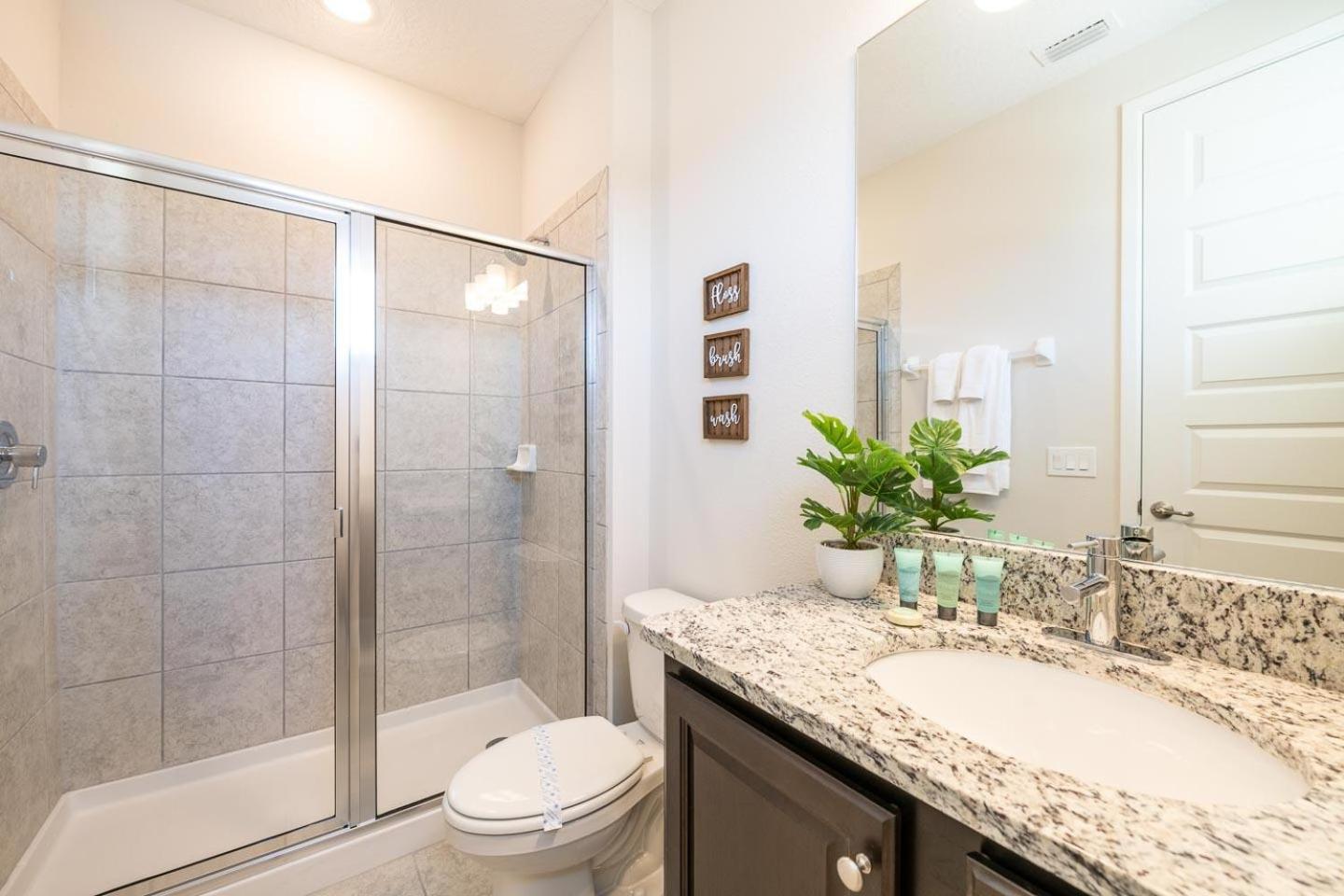 Colorful 8 Bdrm With Theater At Encore Holiday home Orlando