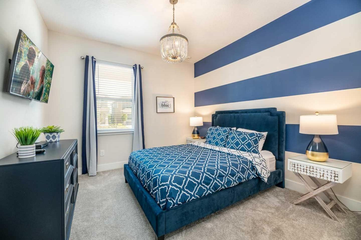 Colorful 8 Bdrm With Theater At Encore Holiday home *