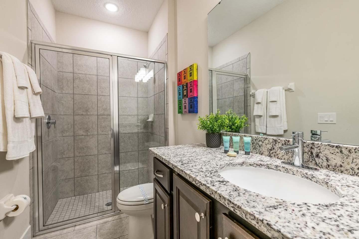 Colorful 8 Bdrm With Theater At Encore Holiday home Orlando