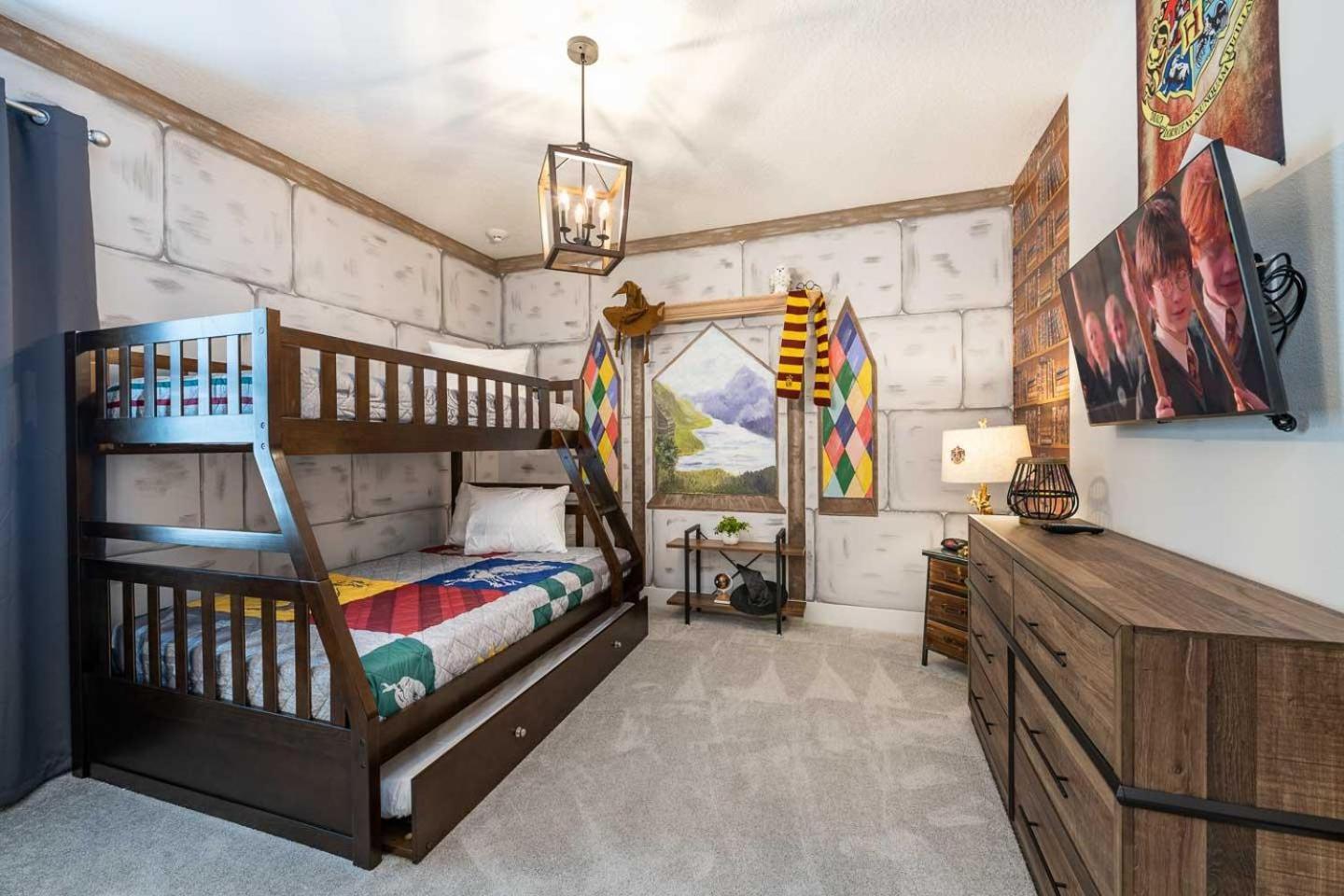 Holiday home Colorful 8 Bdrm With Theater At Encore Orlando